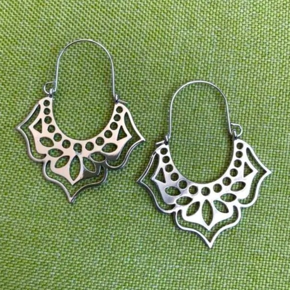 “Perforated Lotus” Lacey Punctured Ethnic Bollywood Floral Flower Petal Hoops - Picture 10 of 16